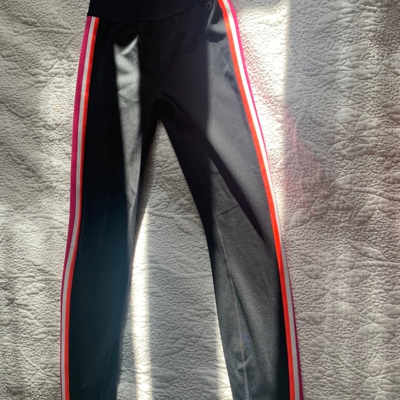 •Gap fit perfect condition leggings• - Picture 2 of 4